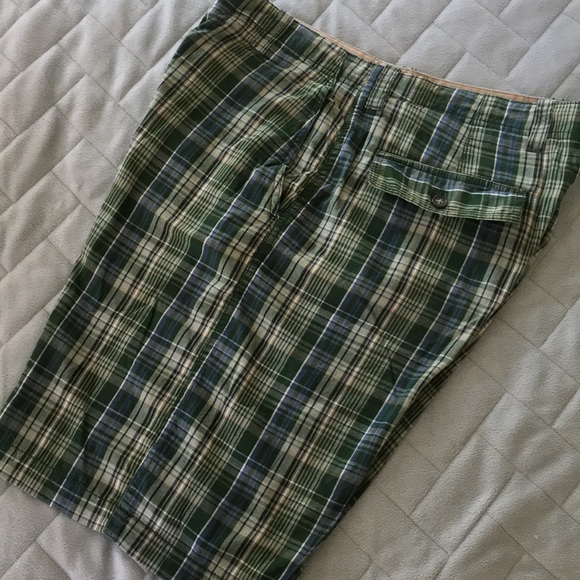 Men’s IZOD JEANS Green Plaid Shorts - Picture 3 of 7